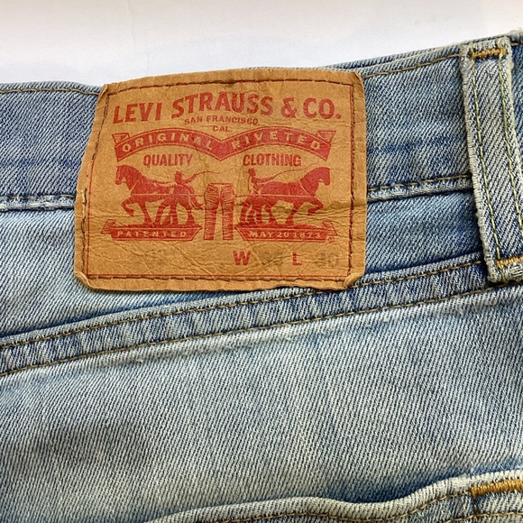 Levi cut off unisex 507 jeans. 36 waist. Well worn, super soft frayed shorts - Picture 8 of 10